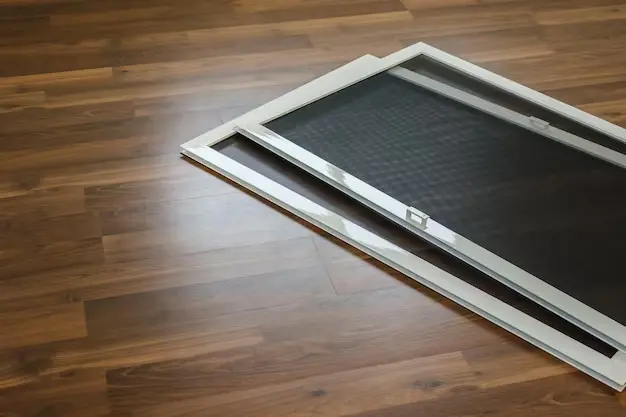 Jak vyčistit sítě do oken snadno a bez poškození