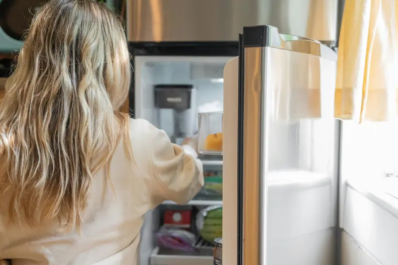 Jak vyčistit lednici: Návod pro hygienu a nižší účty