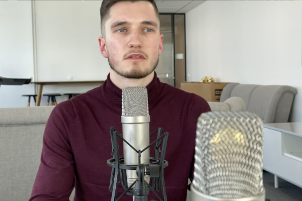 Adam Flek: Uklízet doma si nechávají lidé, kteří si váží svého vlastního času – Flowee.cz